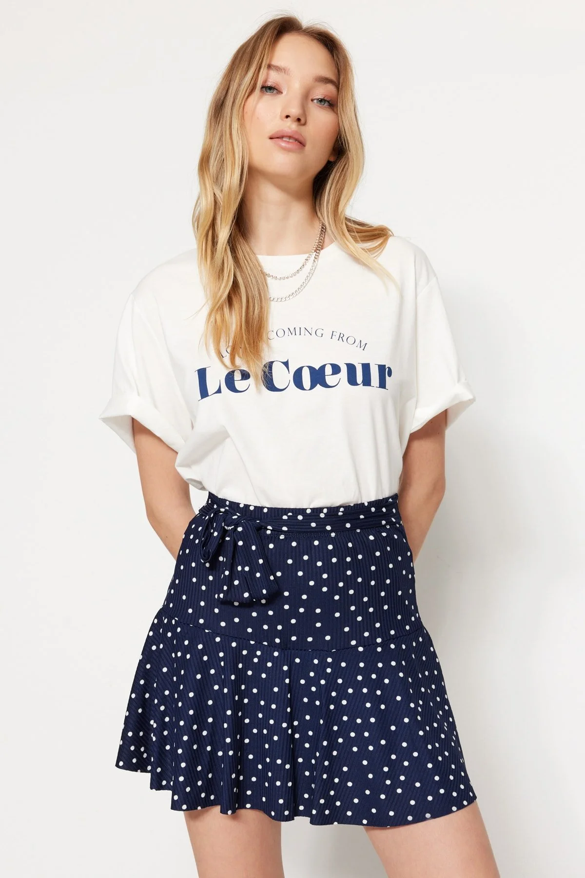 Trendyol Collection  Shorts - Dunkelblau - Mittlerer Bund