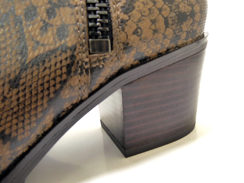 CAPRICE Stiefeletten braun