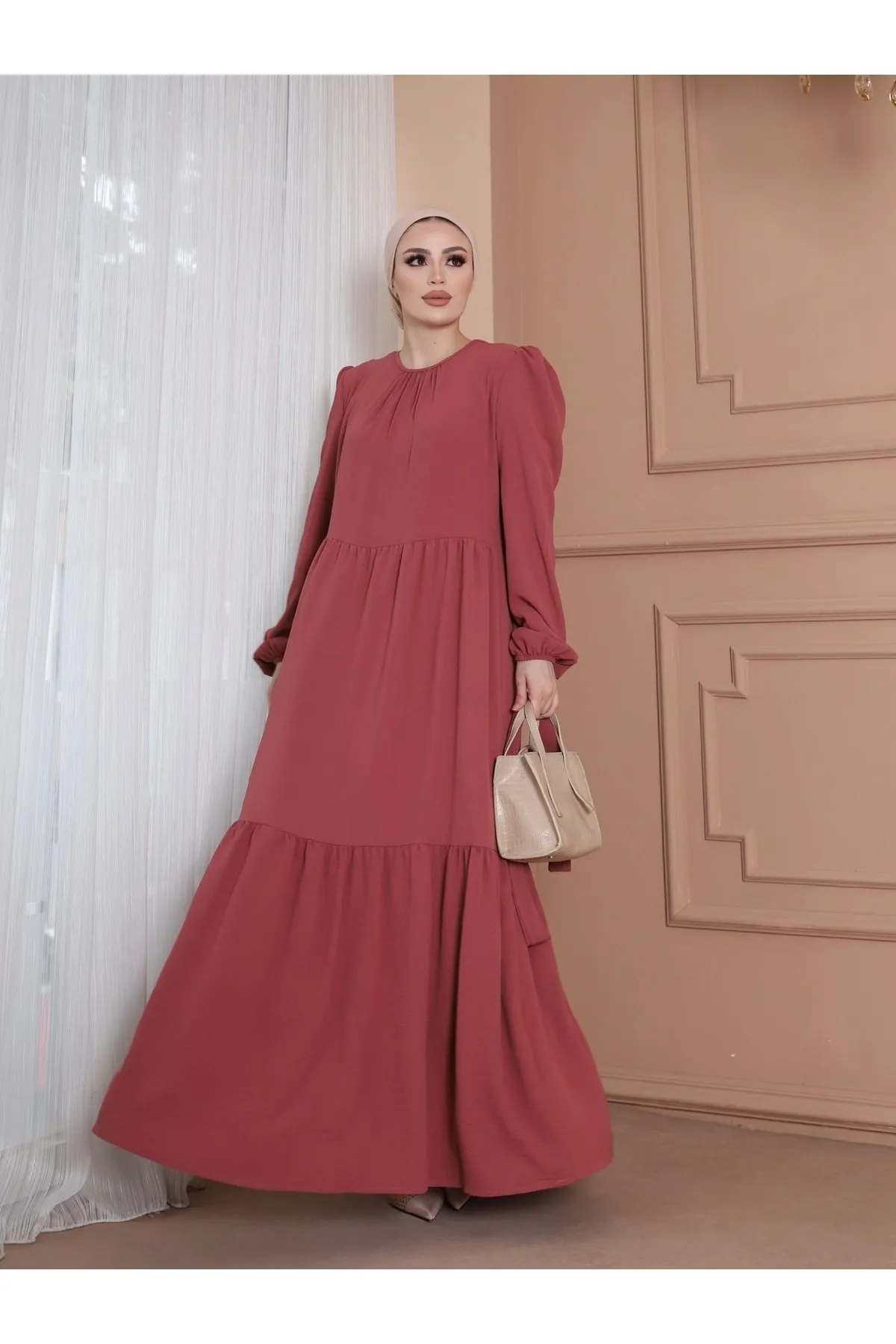 VOLT CLOTHİNG  Ayrobin Kleid mit Gürtel und Rüschendetail am Kragen