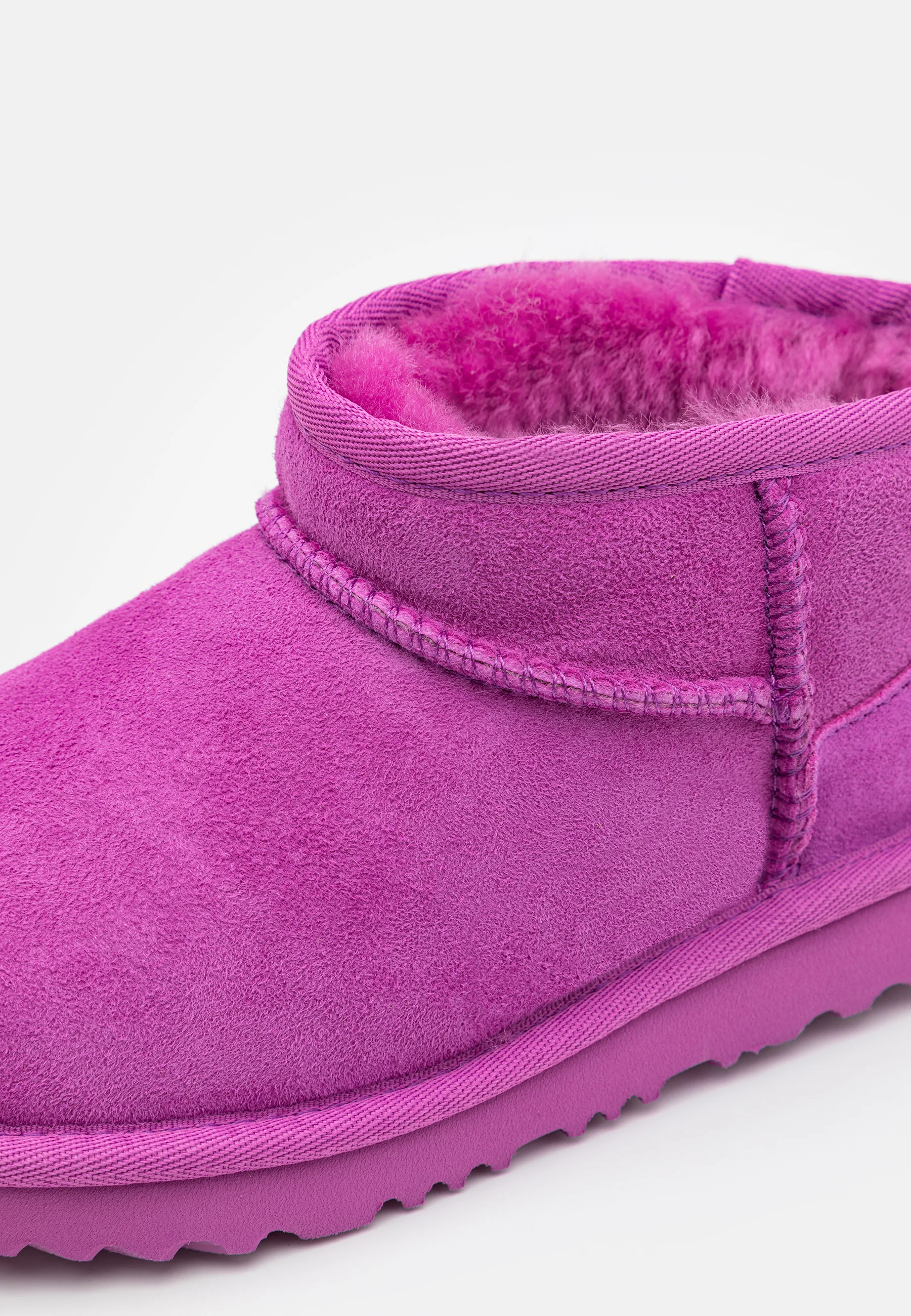 UGG CLASSIC ULTRA MINI UNISEX - Botines