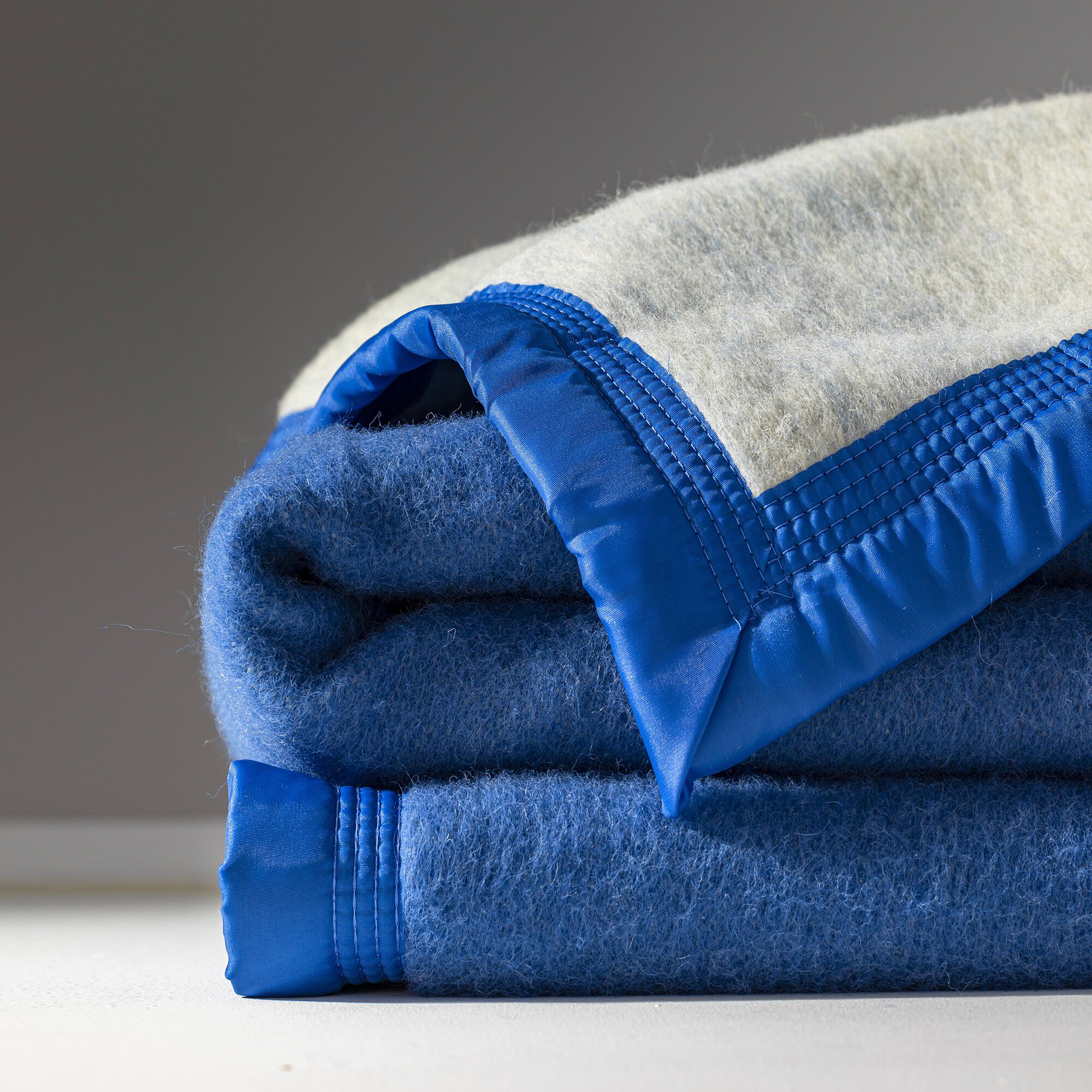 Couverture bicolore laine 600g/m2