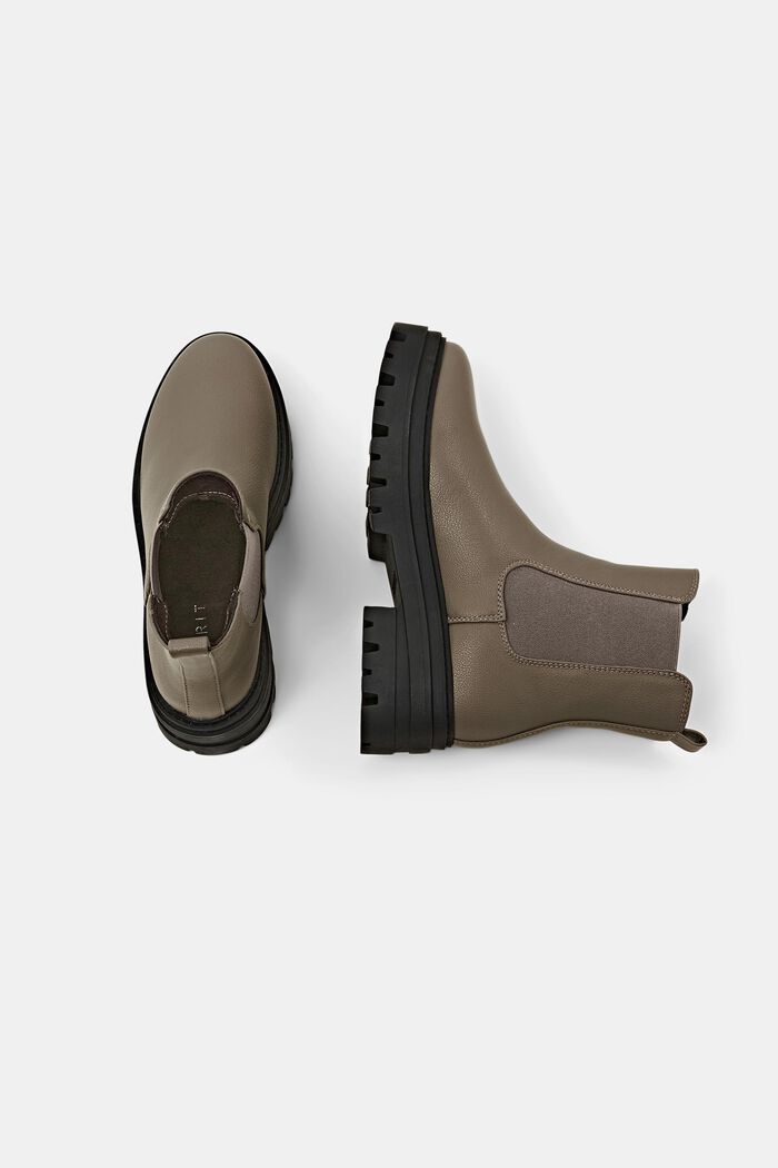 Grobe Boots in Lederoptik