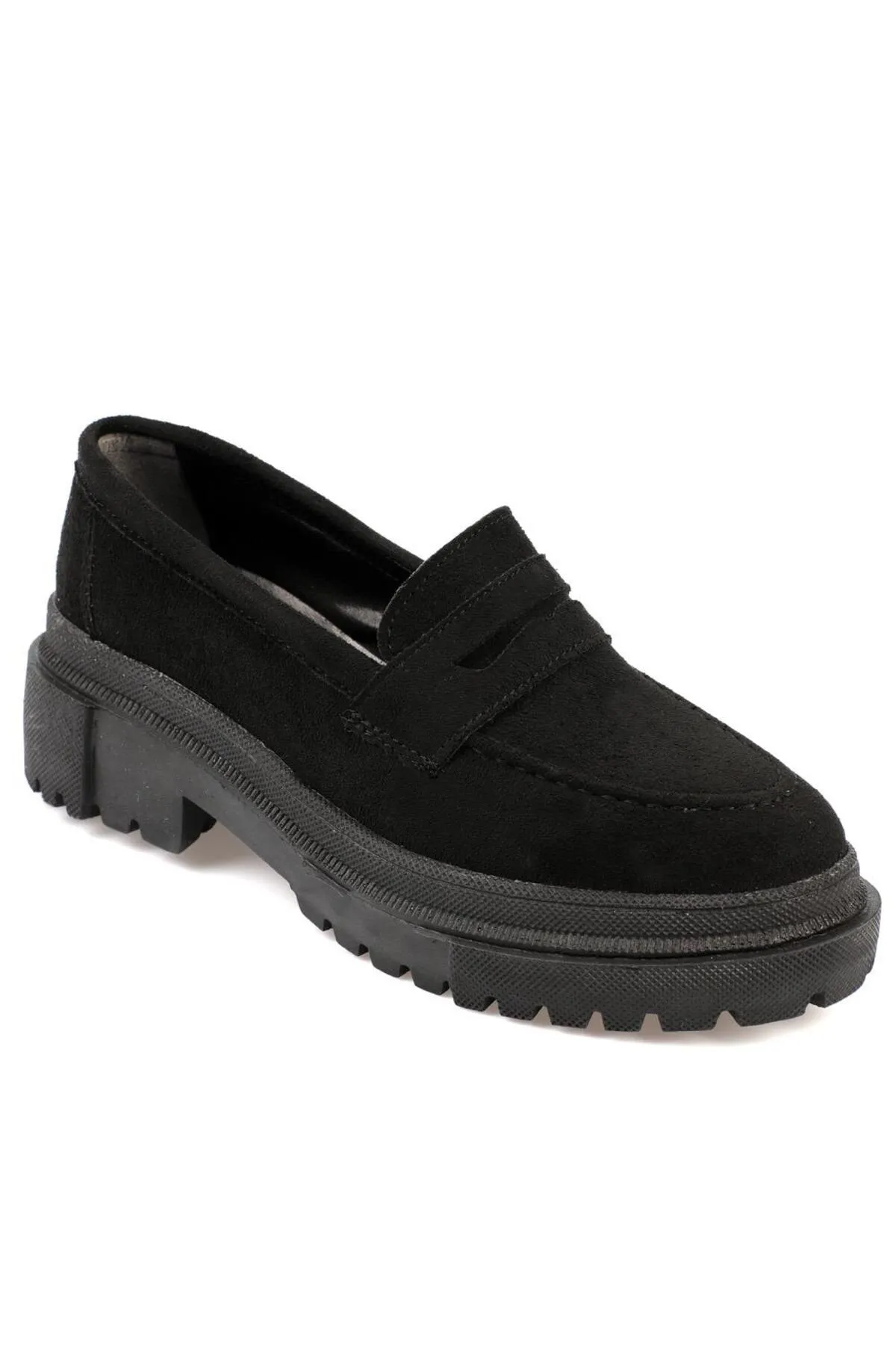 Capone Outfitters  Capone Damen-Loafer aus schwarzem Wildleder mit ovaler Zehenpartie und Trac-Sohle