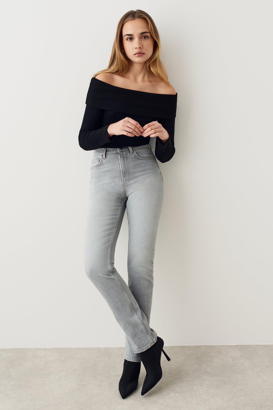 Off shoulder rib top