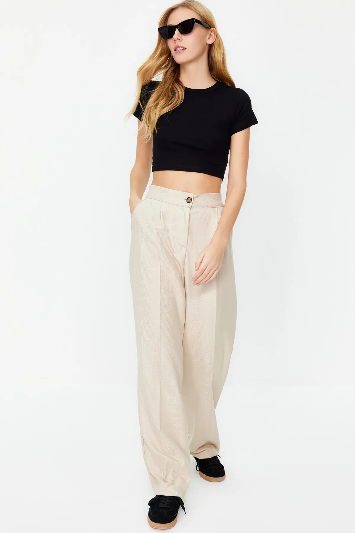 Trendyol Collection  Nerzfarbene gerade/gerade geschnittene Webhose TWOAW22PL0321