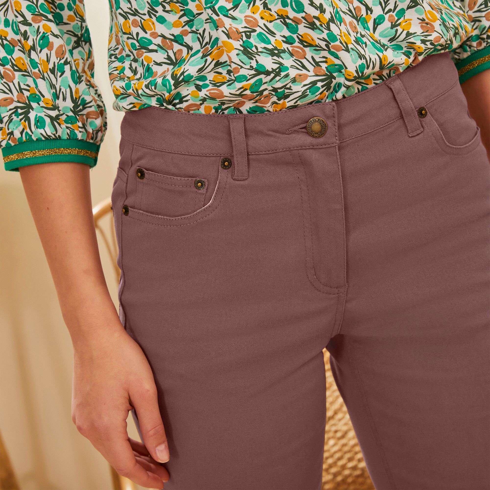 Pantalon fuselé couleur