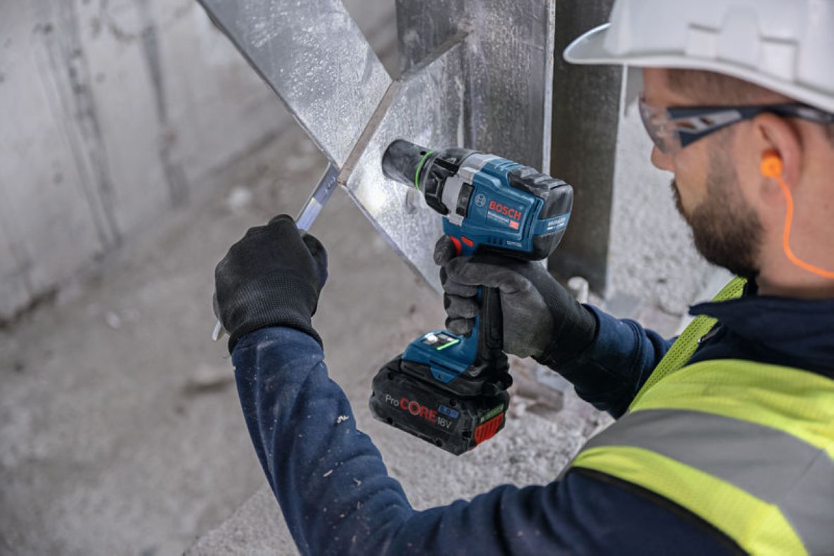 Bosch Blue 06019L9001 GDS 18V-750 C akkus ütvecsavarozó készlet akkumulátorok és töltő nélkül, L-BOXX-ban