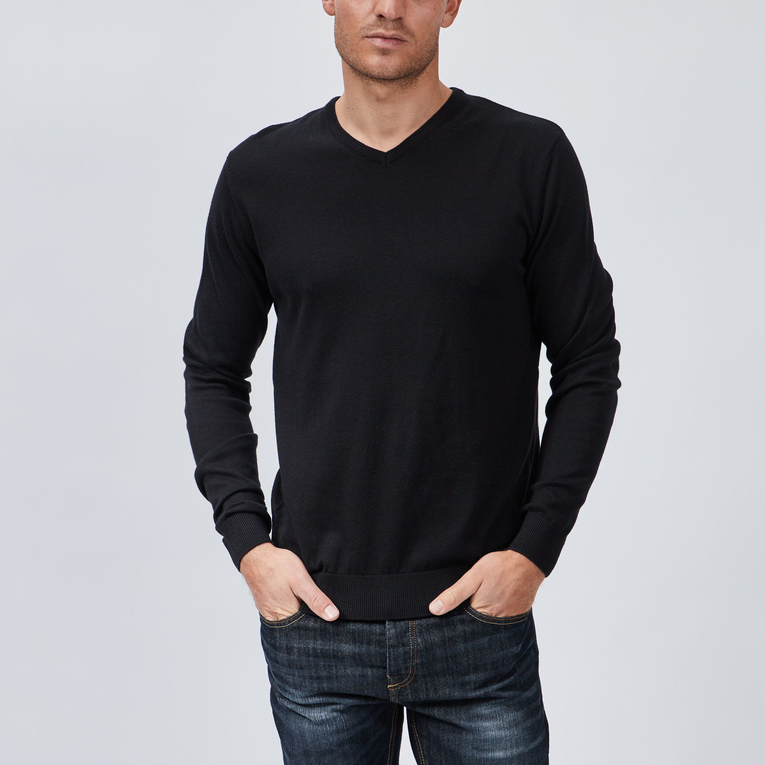 Pull avec col en V noir homme | La Halle