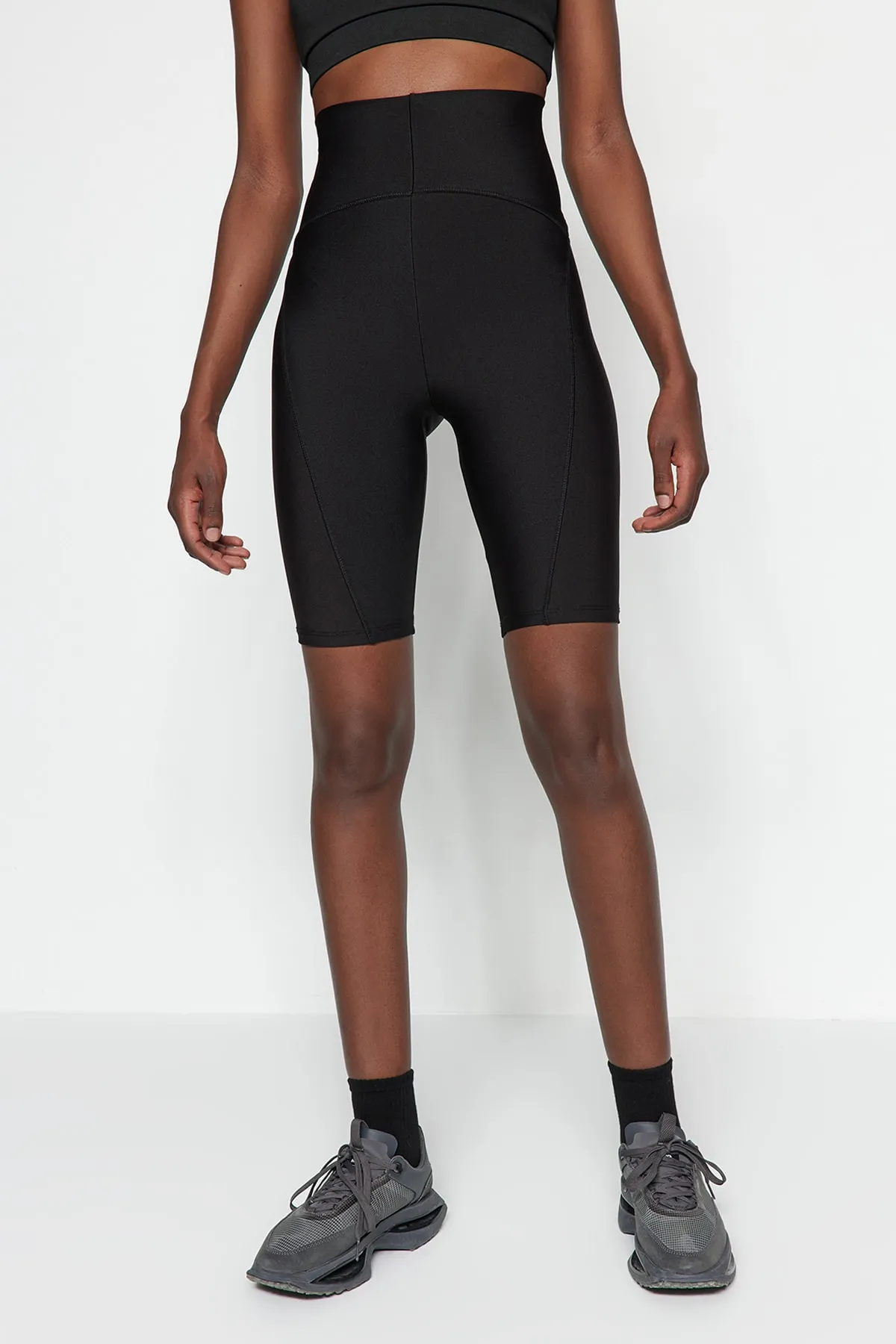 Trendyol Collection  Schwarze Restorer-Strick-Sport-Biker-/Radfahrer-/Kurz-Leggings THMSS23TY00021