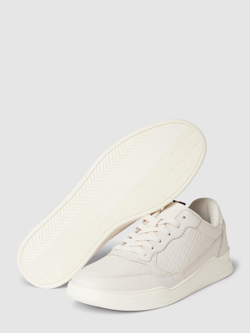 Sneaker aus Leder-Mix mit Label-Detail in weiß