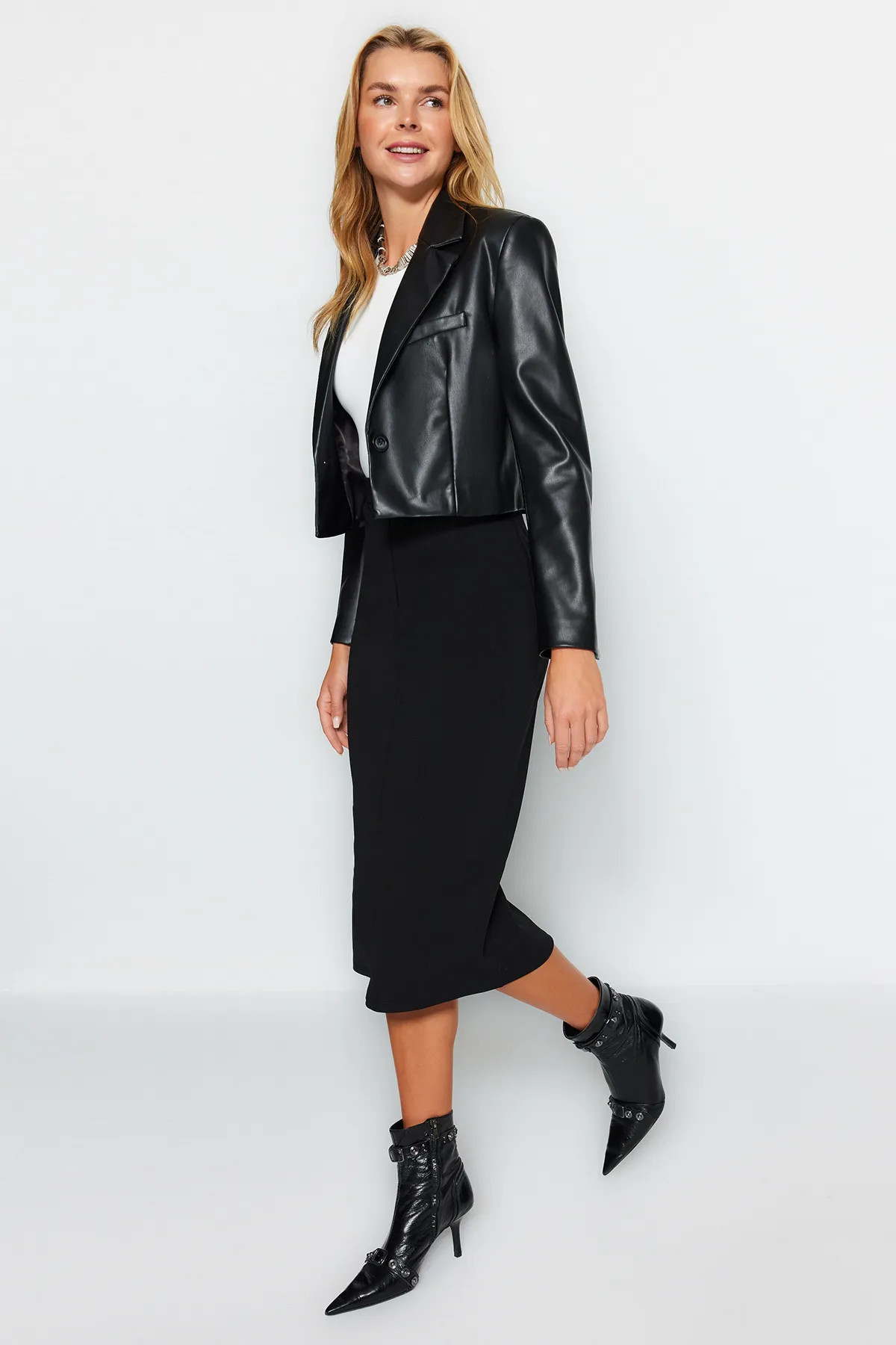 Trendyol Collection  Schwarzer eleganter Crêpe-Midi-Bleistiftrock mit hoher Taille, Stretch-Strickgürtel, Fleto-Tasche, TWOAW24ET00162