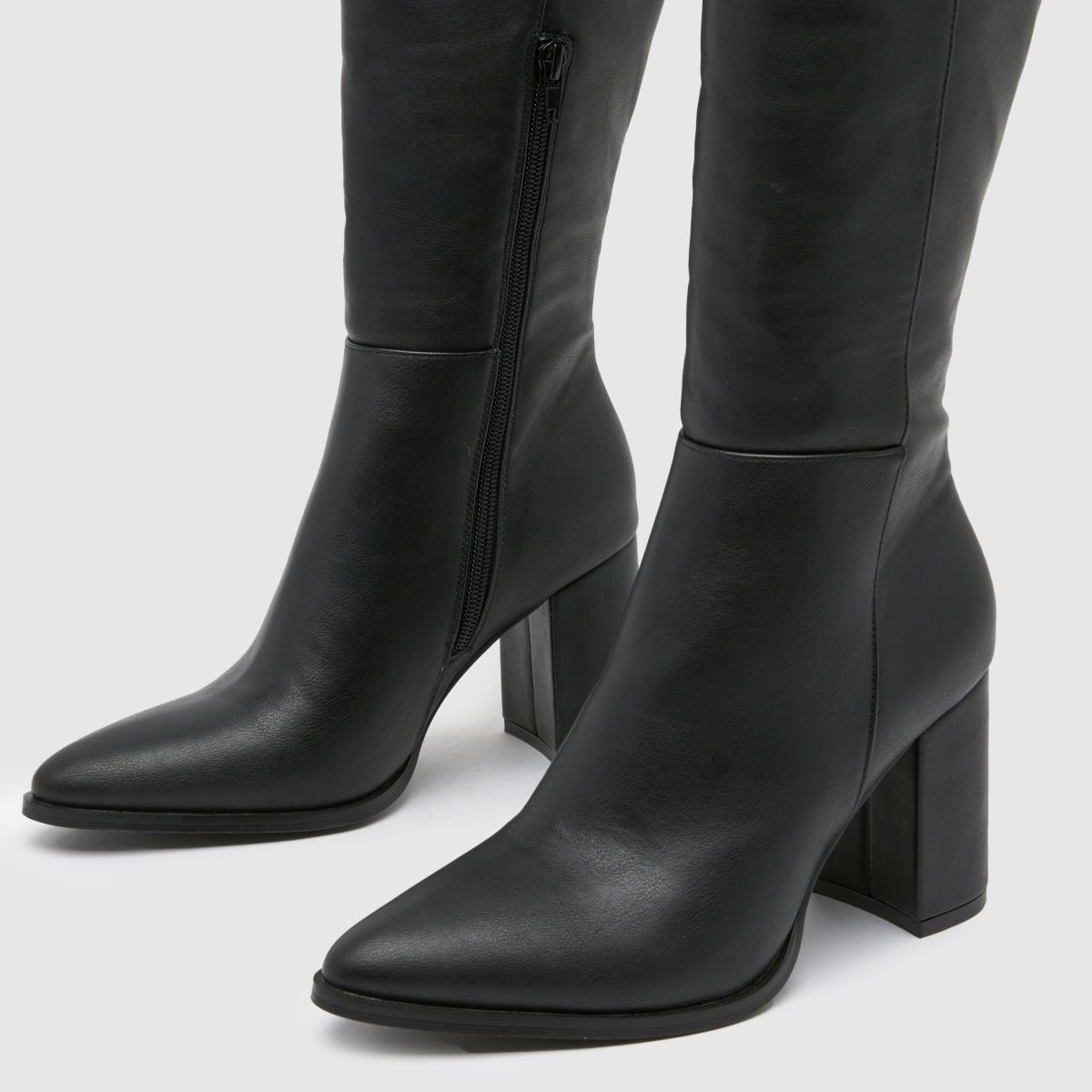 Schuh Diya térdig érő csizma fekete színben