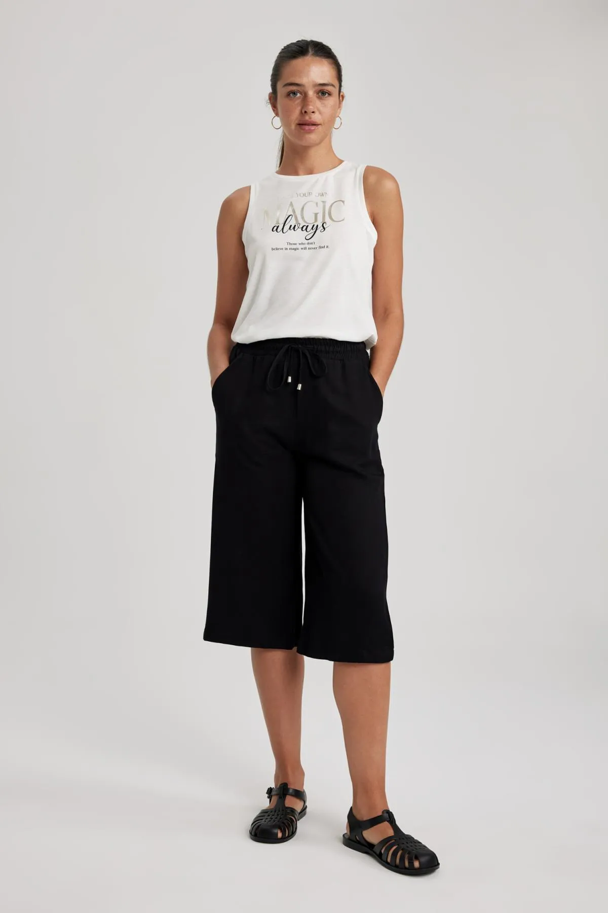 DeFacto  Capri-Crop-Fit-Viskose-Capri mit hoher Taille I6798az23sm