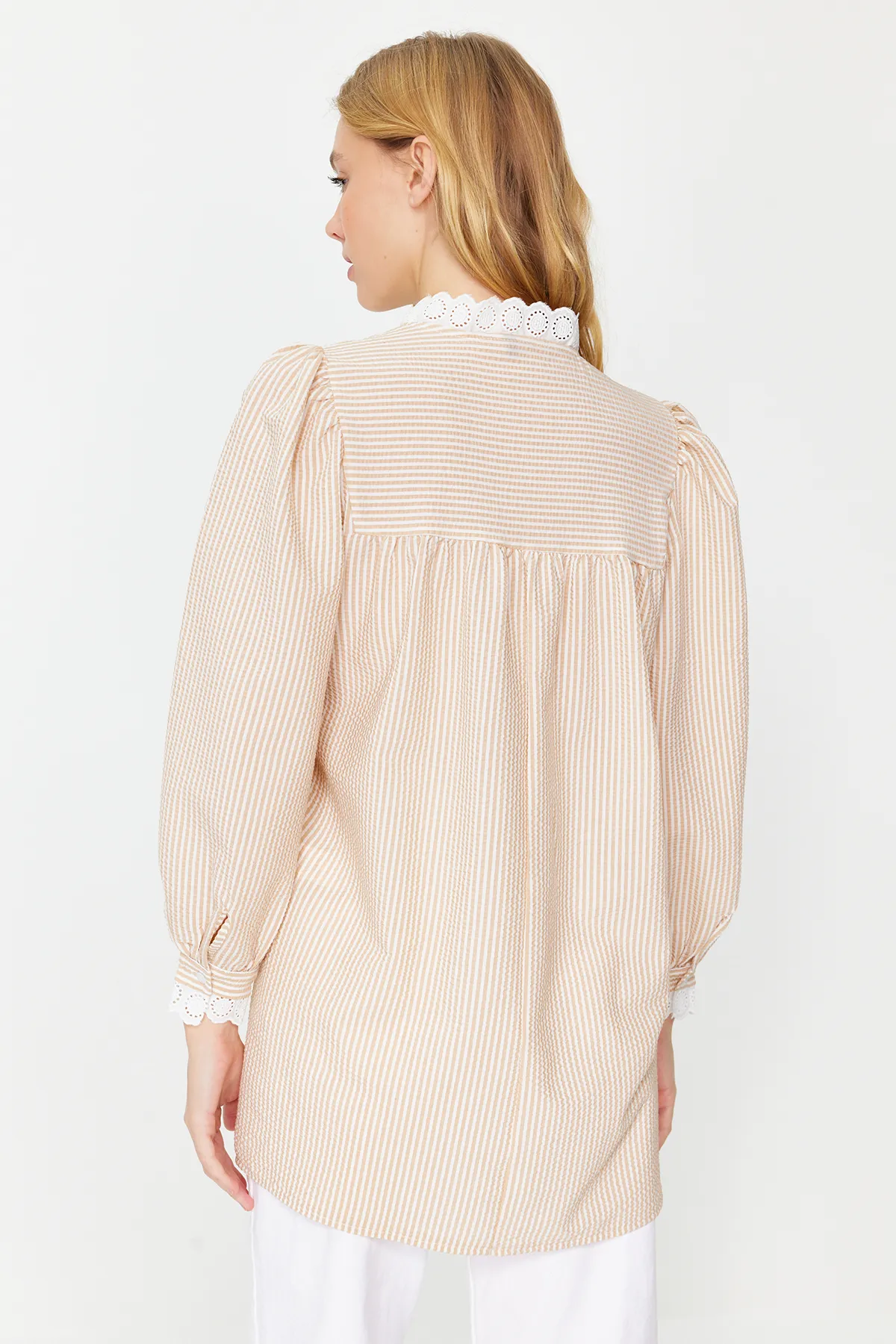 Trendyol Modest  Orangefarbene, karierte Seersucker-Tunika mit gewebter Spitze TCTSS23UK00067
