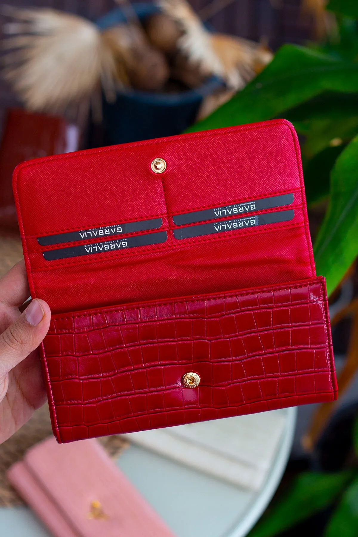 Garbalia  Lady Technological Leder-Krokodilmuster. Stilvolle rote Damen-Geldbörse mit vielen Kartenfächern und Münzfach