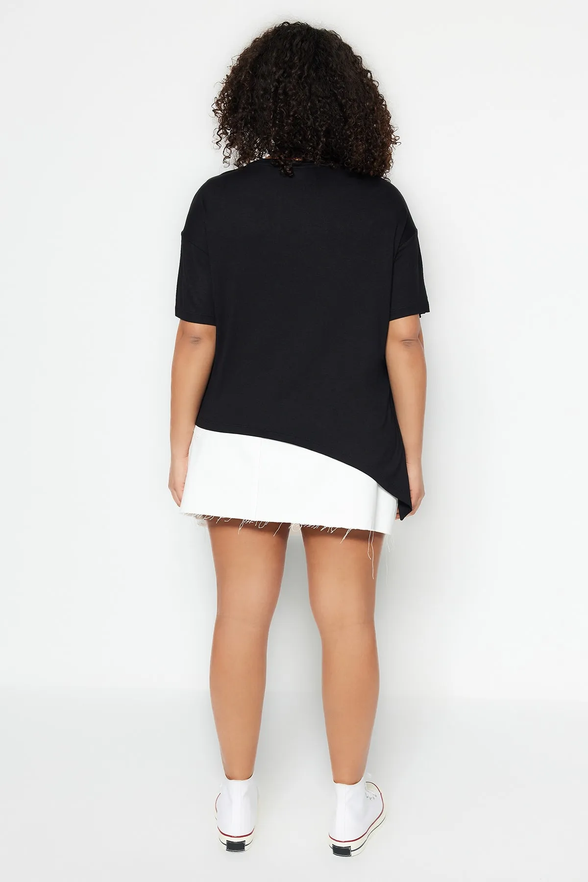 Trendyol Curve  Schwarze, detaillierte Strickbluse mit Schnürung TBSSS23AF00033