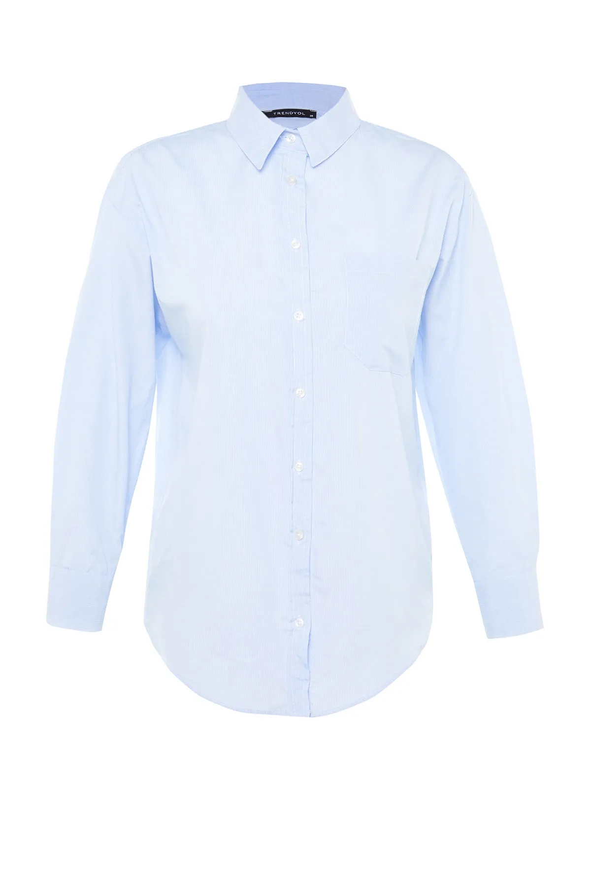 Trendyol Collection  Hellblaues Boyfriend-Hemd aus Baumwolle mit breiter Passform und einer Tasche TWOAW20GO0115
