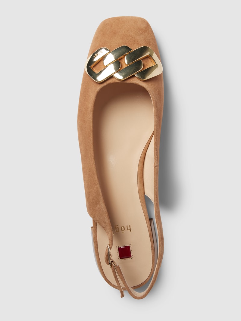 Ballerinas mit Zierkette in camel