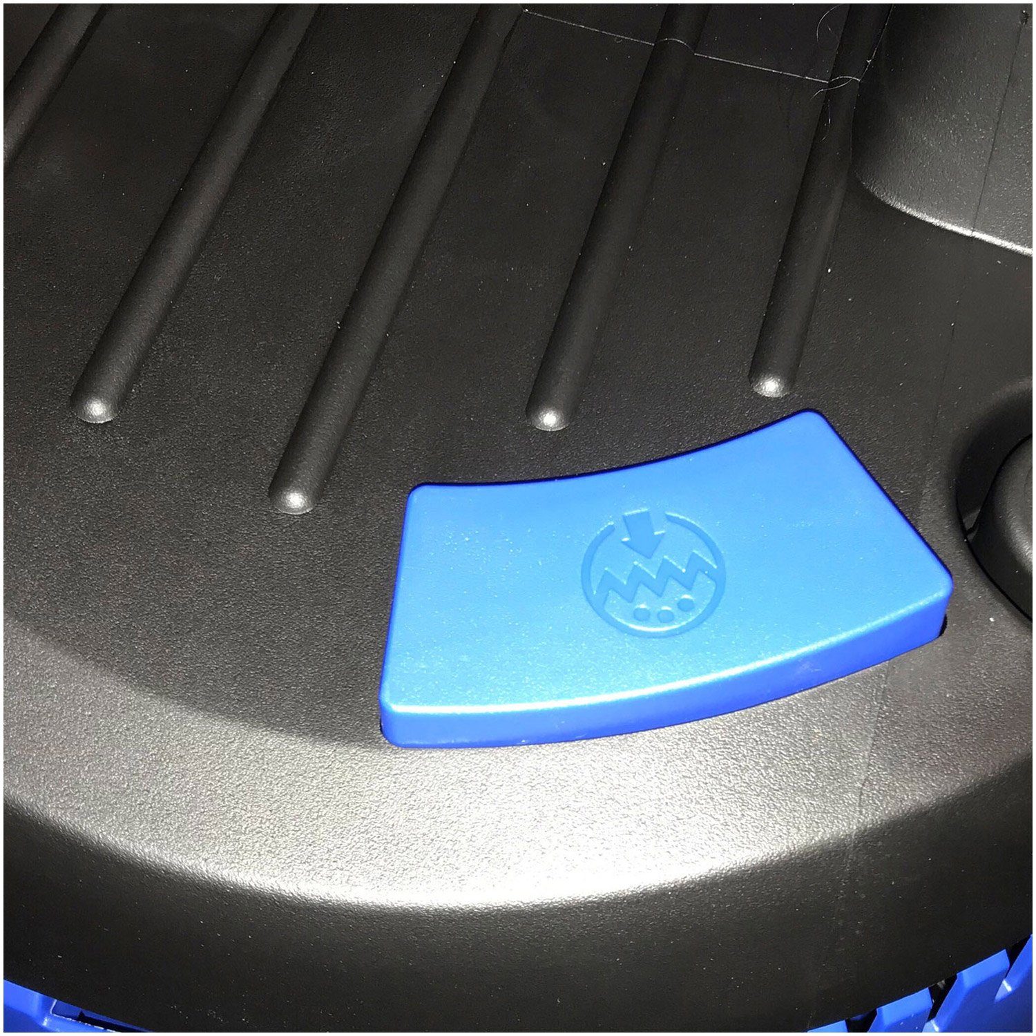 Nilfisk Nass-Trocken-Sauger Aero 21-21 PC, 1250 W, mit Beutel, Push&Clean, Gerätesteckdose, Blasfunktion