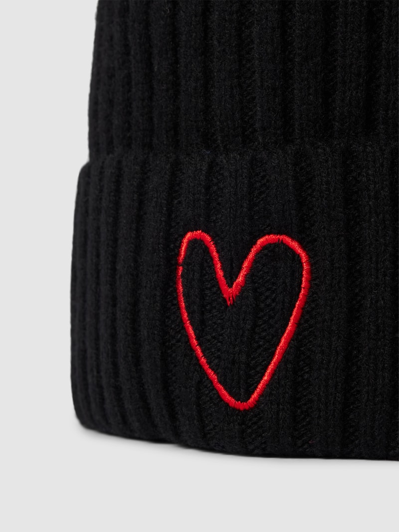 Beanie mit Motiv-Stitching in schwarz