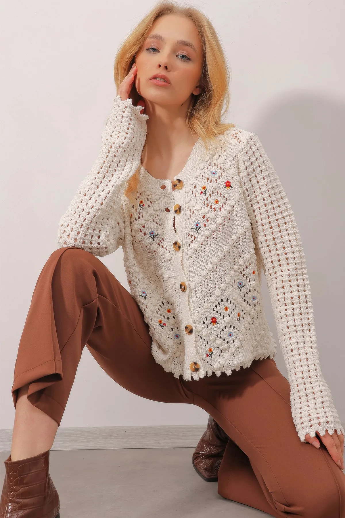 Trend Alaçatı Stili  Strickjacke - Beige - Regular Fit