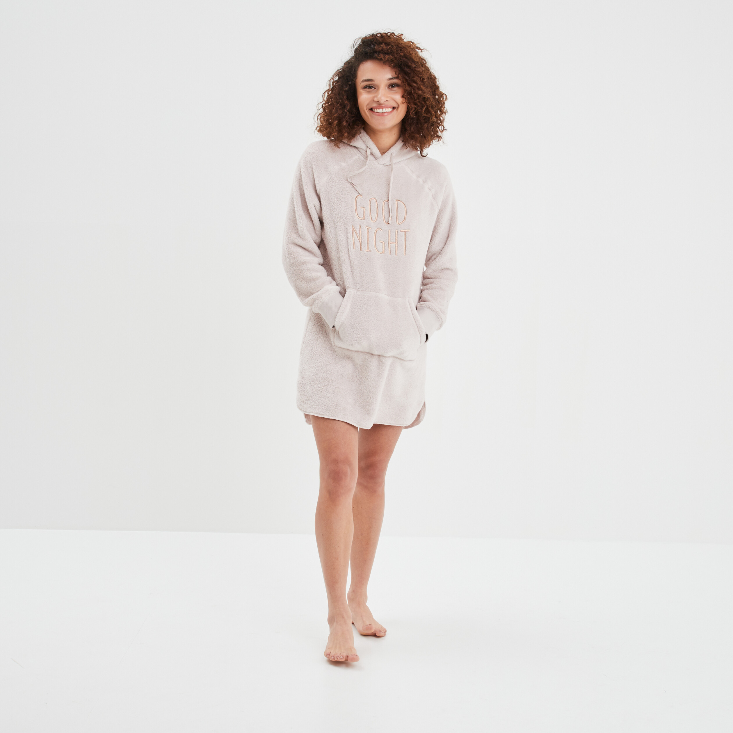 Chemise de nuit sweat pilou à capuche rose pastel femme | La Halle