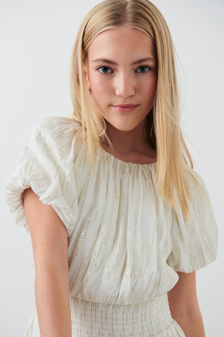 Y puff sleeve dress