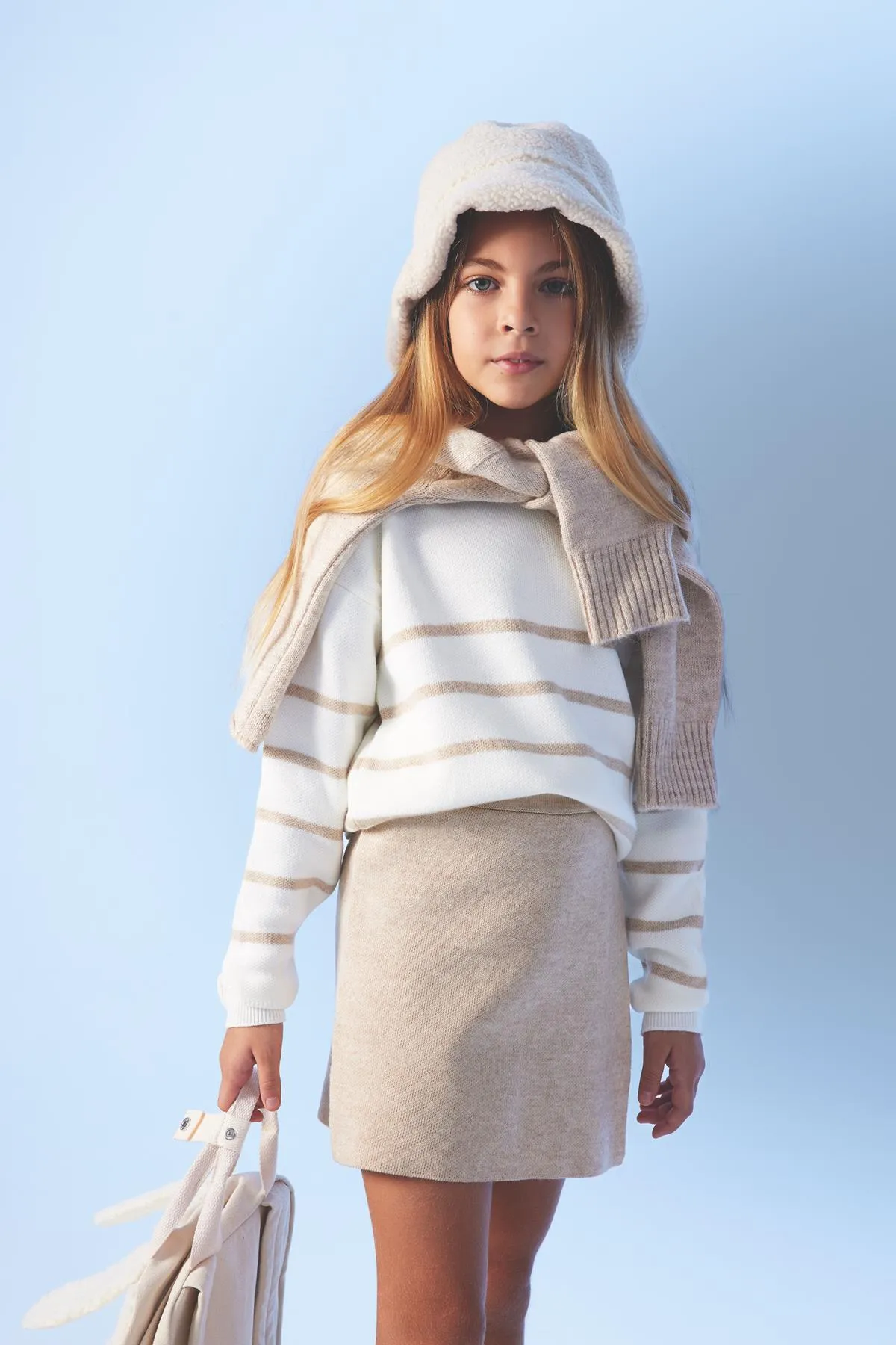 DeFacto  Strickpullover für Mädchen mit normaler Passform und Rundhalsausschnitt