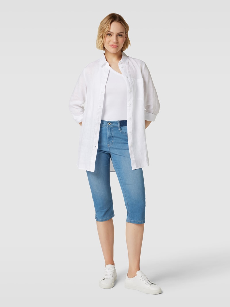 Caprijeans mit Eingrifftaschen in hellblau