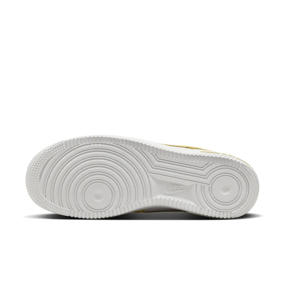 Nike Wmns Air Force 1 07 HF0119-700 / gelb