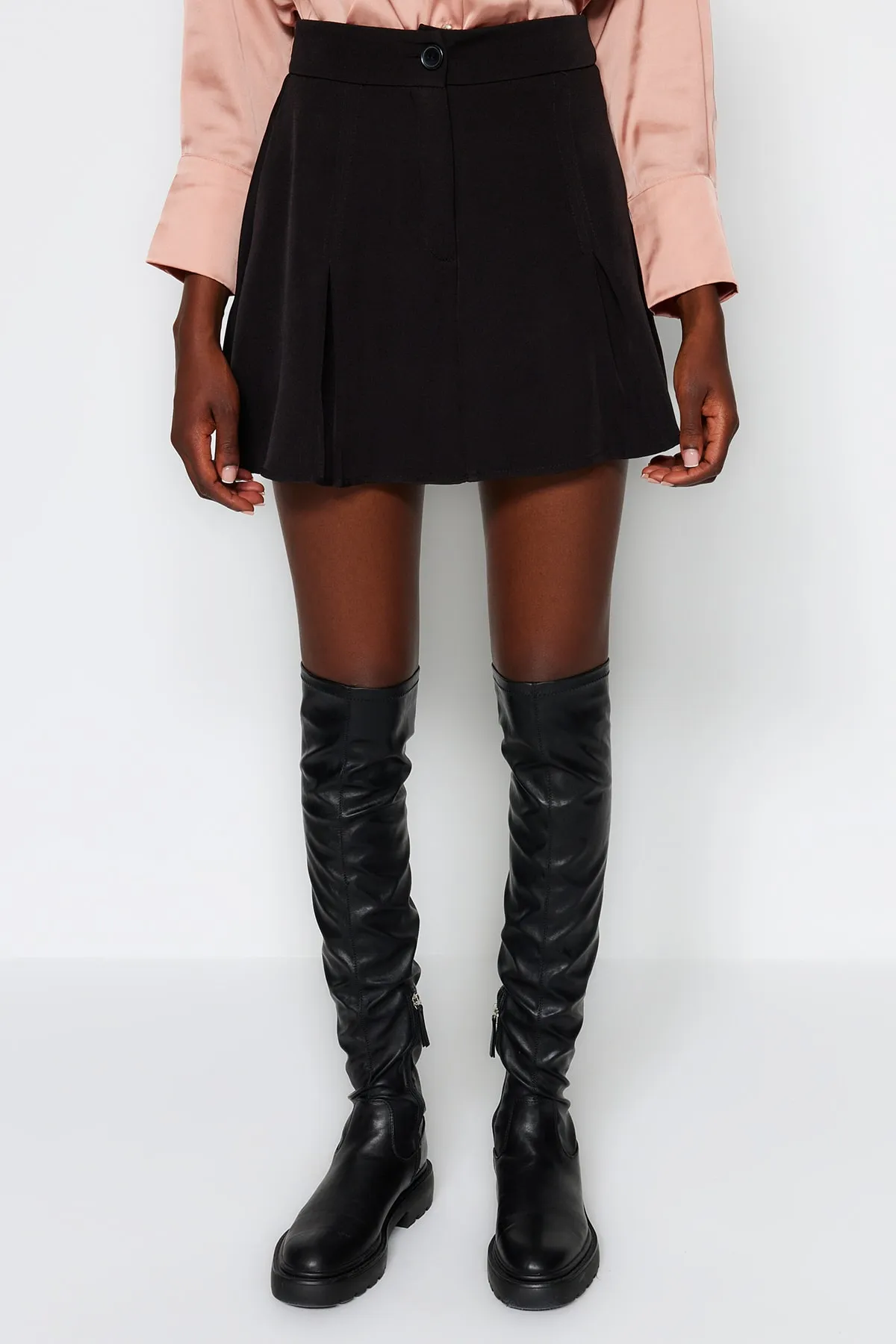 Trendyol Collection  Shorts - Schwarz - Mittlerer Bund