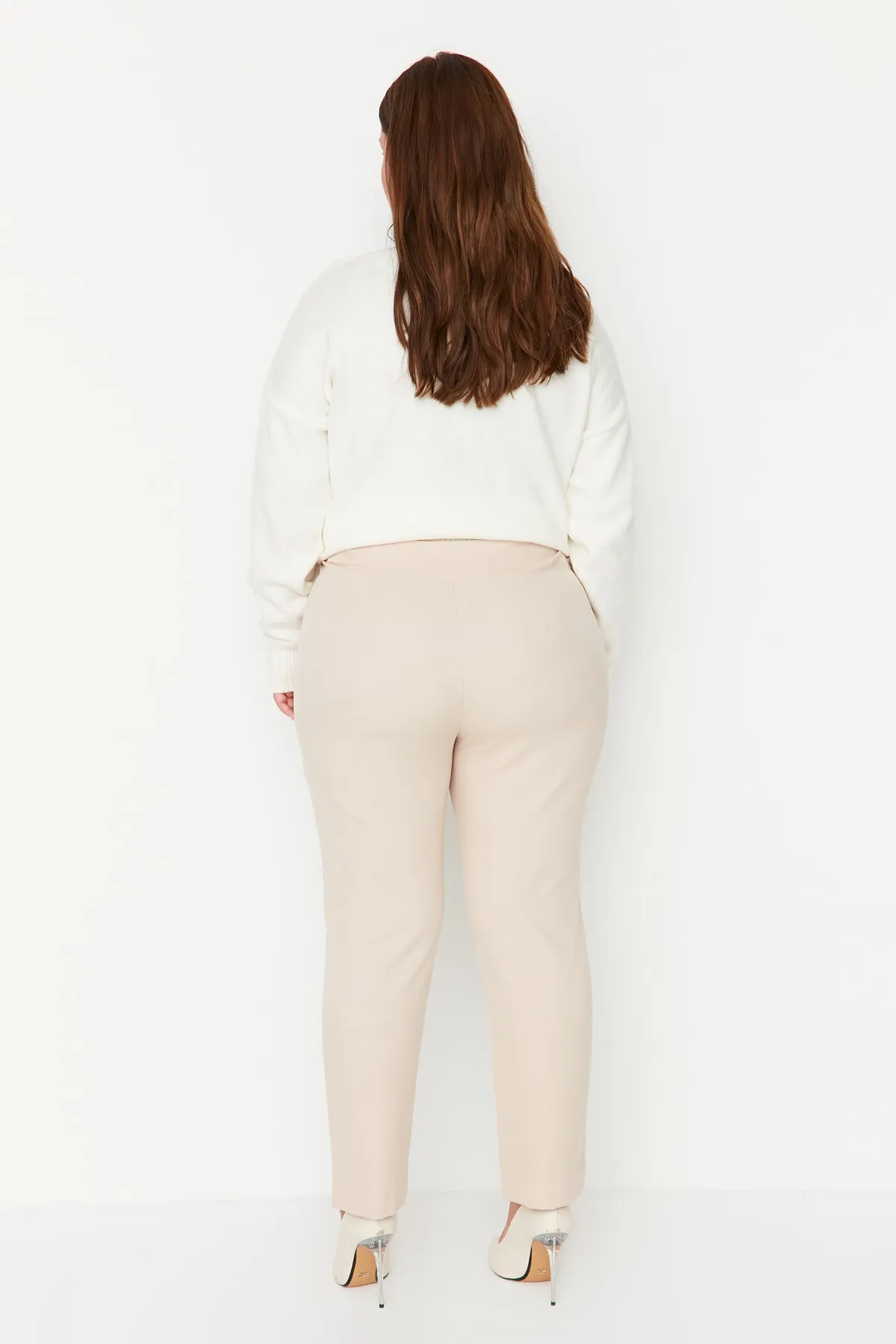 Trendyol Curve  Beige Zigarettenhose aus Webstoff TBBAW23AR00015