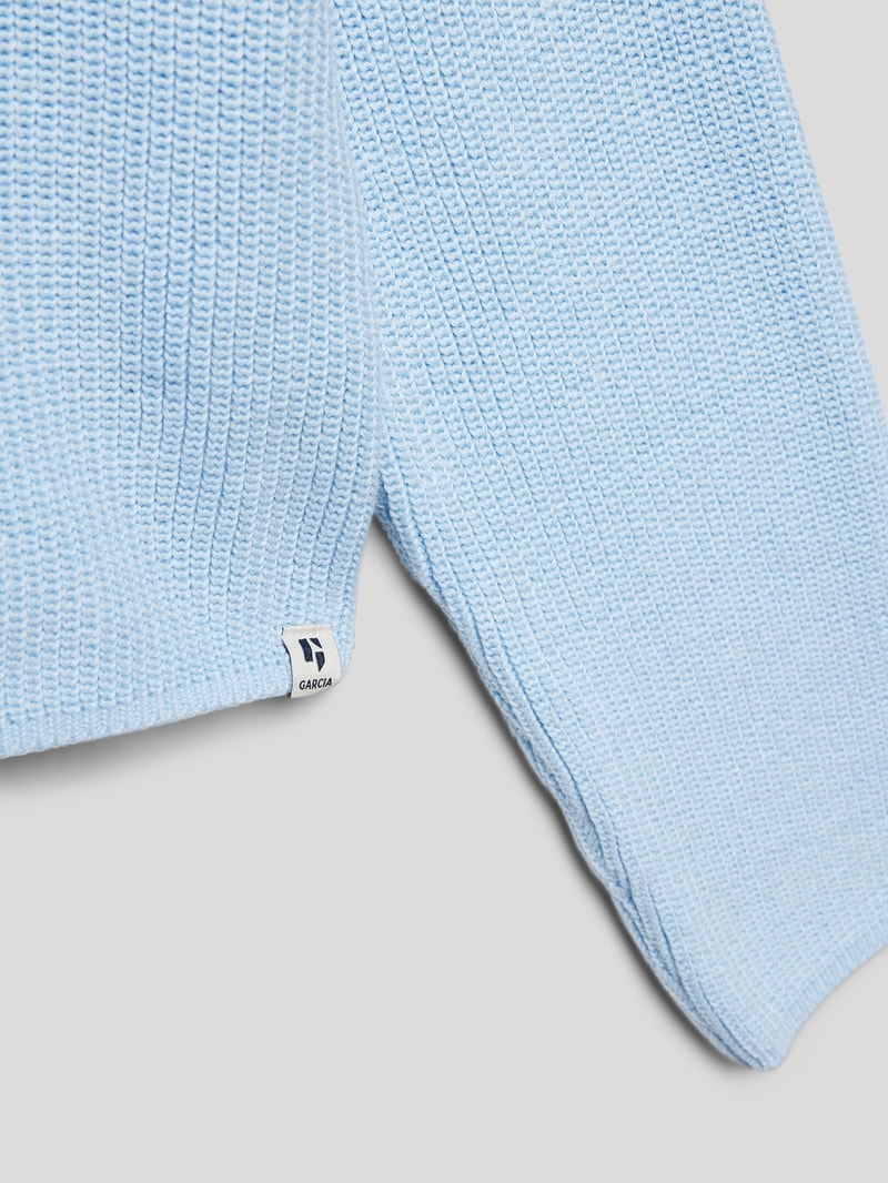 Strickpullover mit Rundhalsausschnitt in hellblau