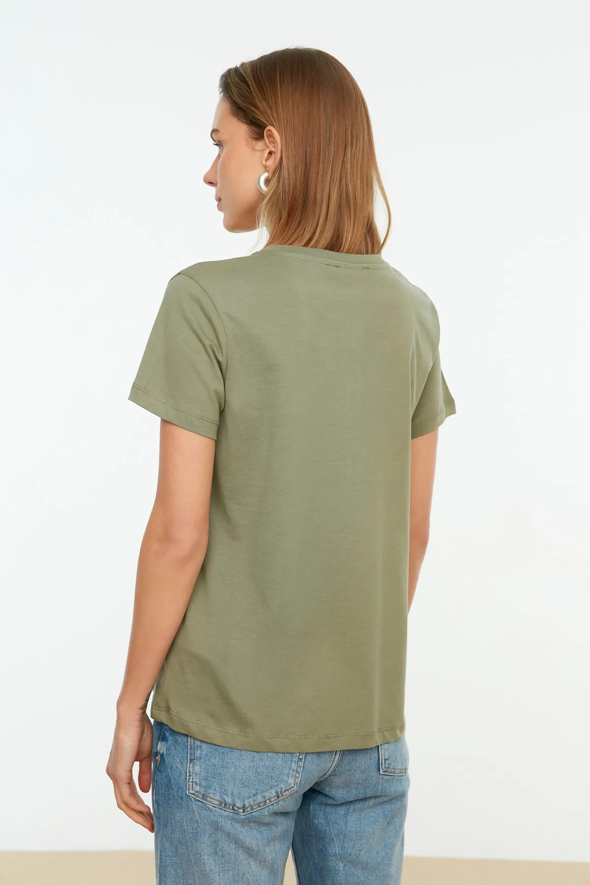 Trendyol Collection  Khaki-Lachsfarbenes 2er-Pack gestricktes T-Shirt mit Rundhalsausschnitt aus 100 % Single-Jersey-Baumwolle TWOSS20TS0141