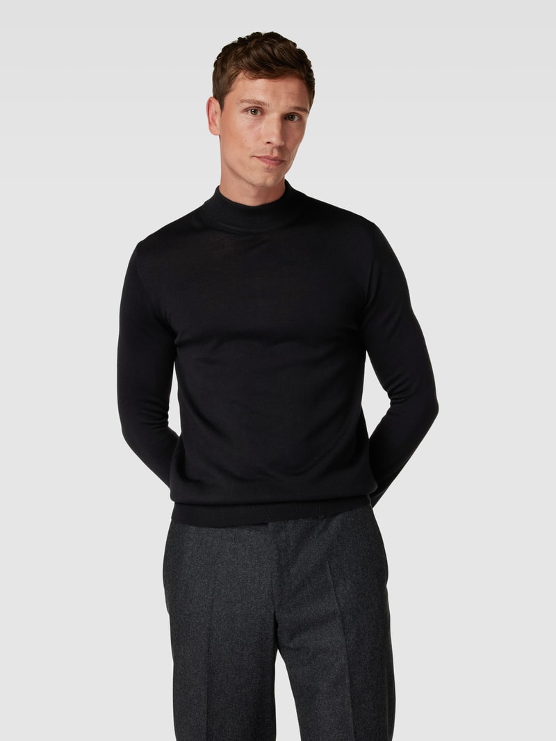 Strickpullover mit Rollkragen in schwarz