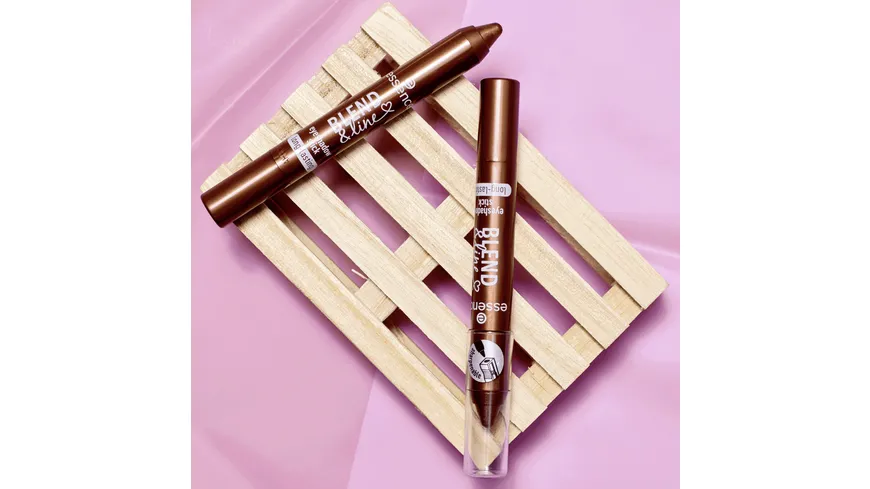 essence Eyeshadow Stick Blend & Line 04 - full of beans