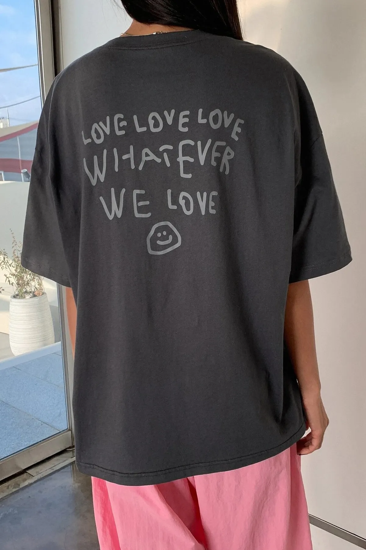 MODAGEN  Unisex Smoked Whatever Oversize T-Shirt Schulter-T-Shirt