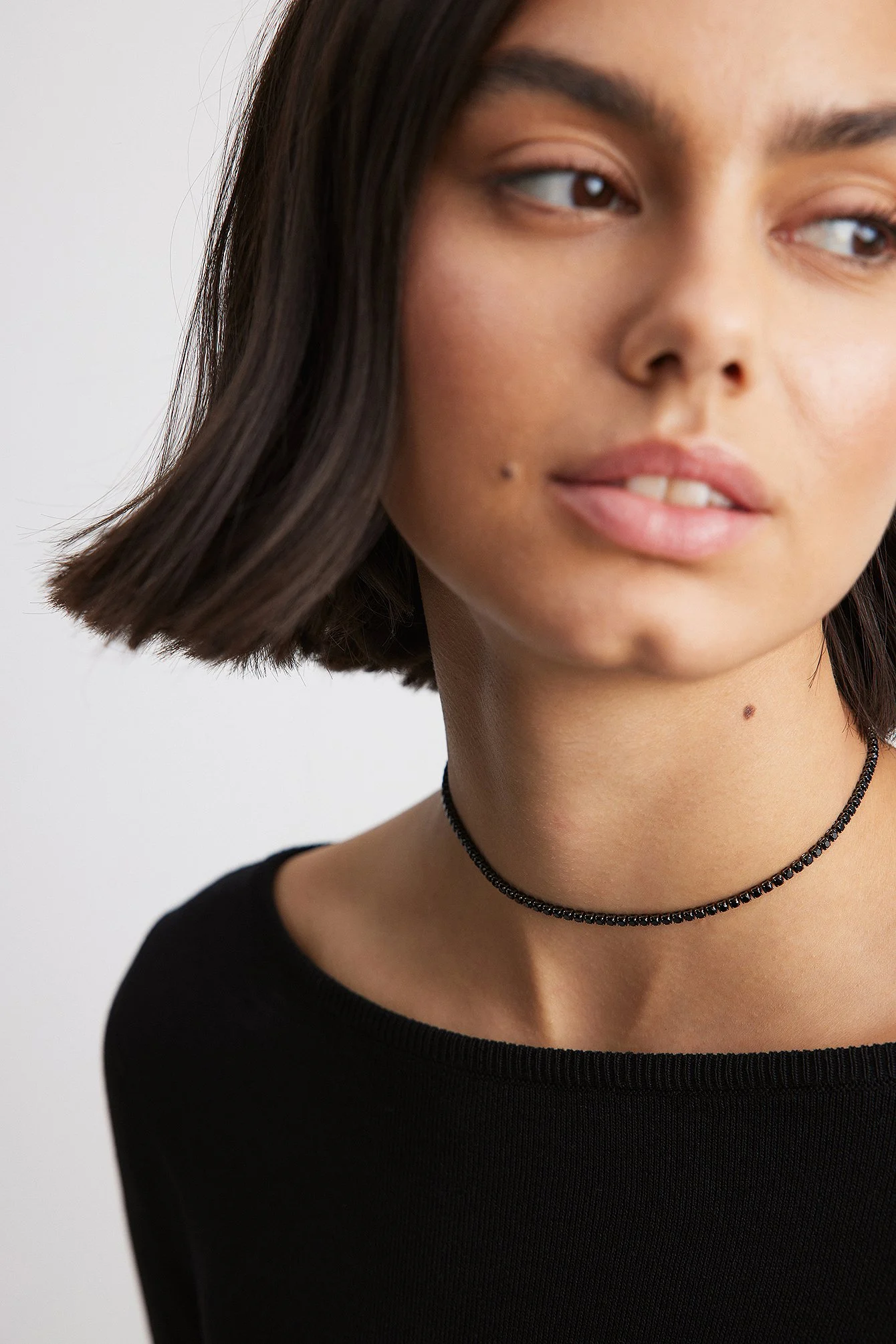 Choker mit dünnem Strassbesatz