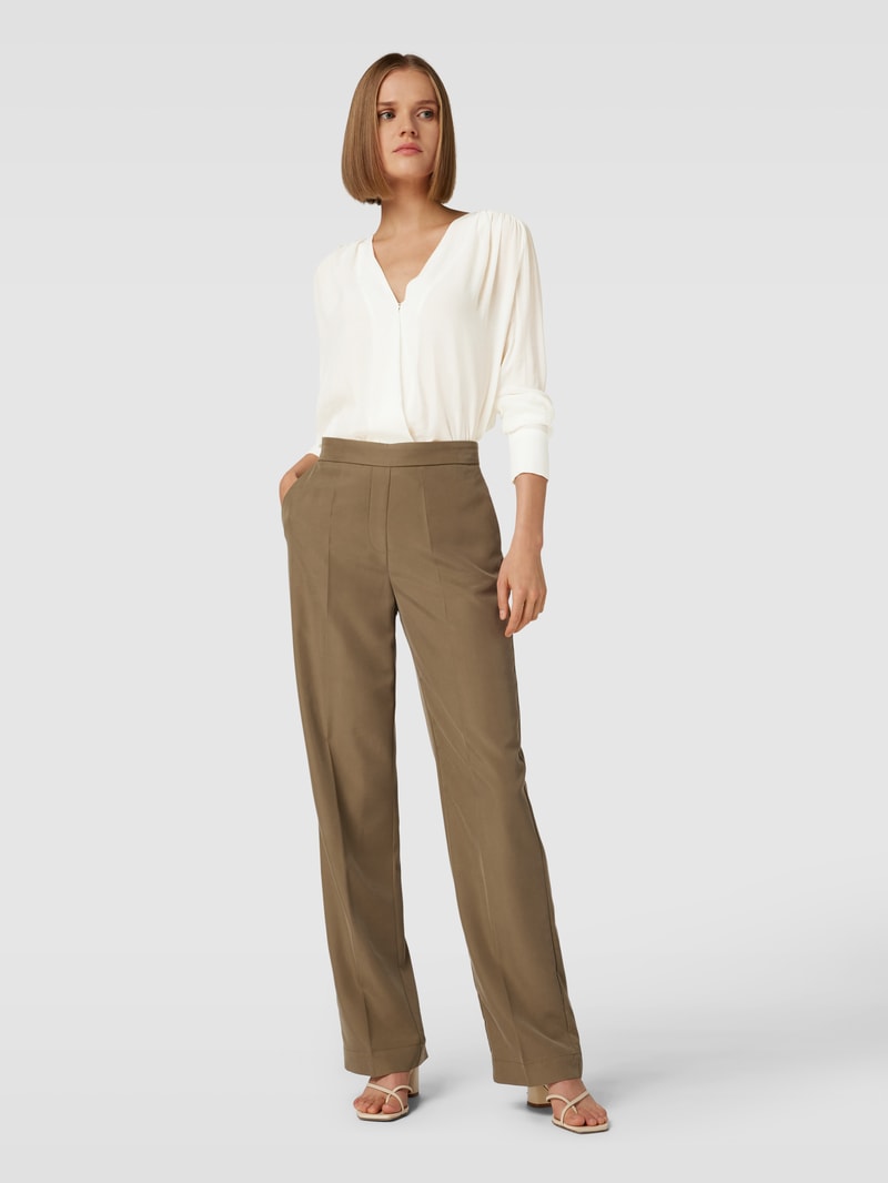 Blusenshirt aus Viskose-Mix mit V-Ausschnitt in offwhite