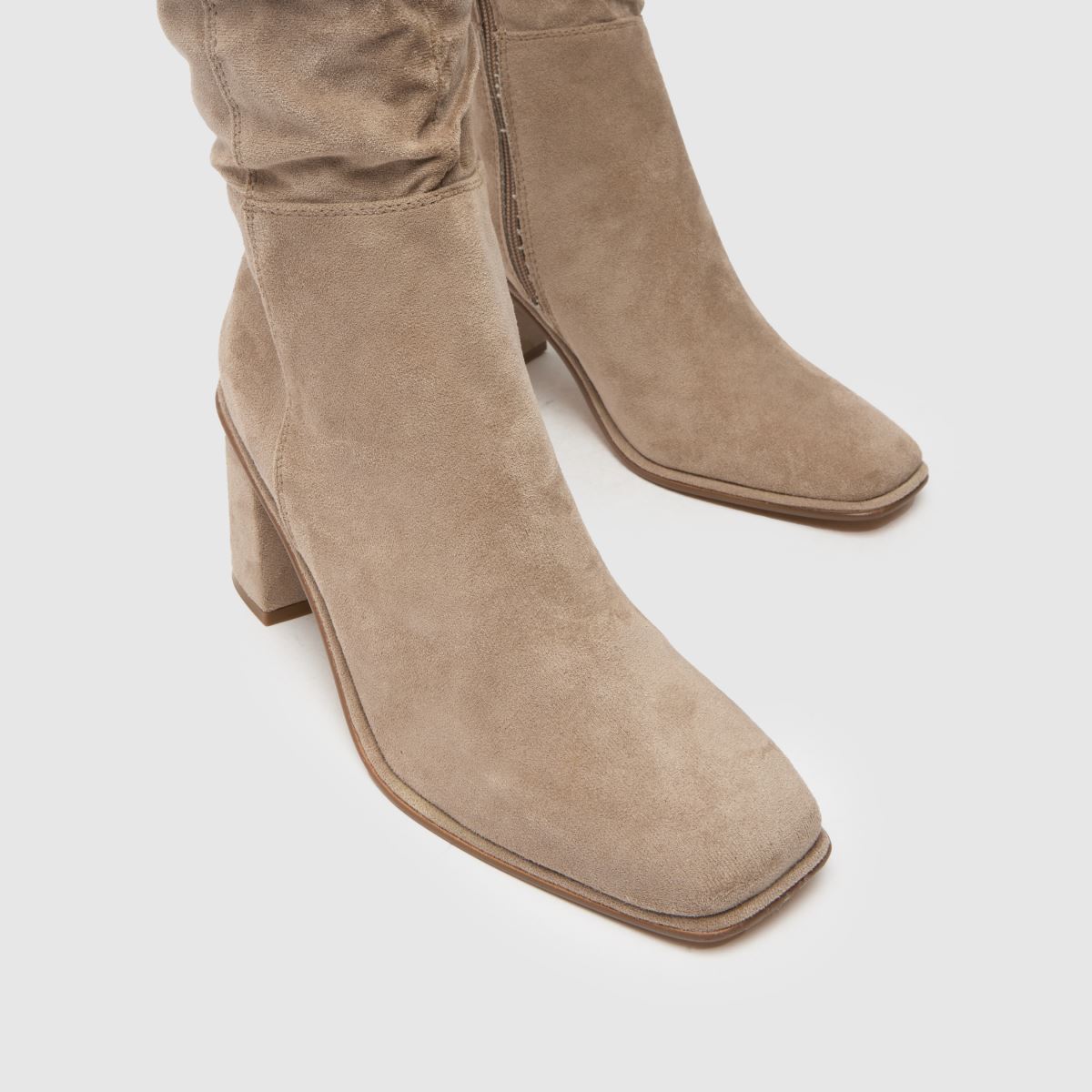 Schuh Daria knähöga stövlar i taupe