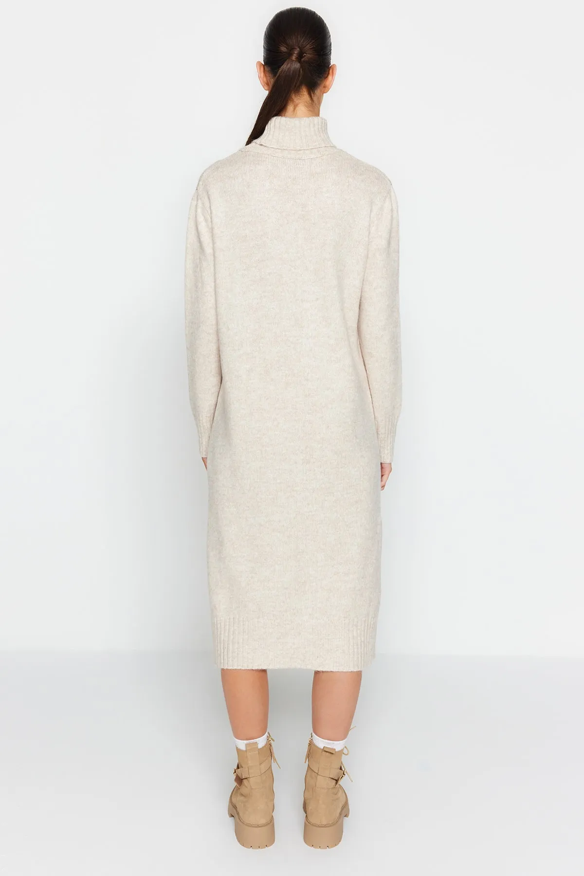 Trendyol Collection  Stone Wide Fit Midi-Strickkleid mit Rollkragen TWOAW24EL00034