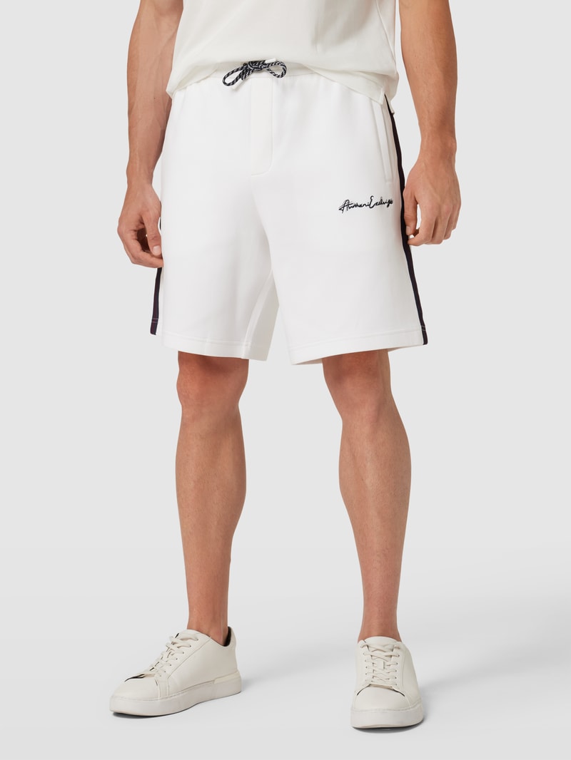 Shorts mit elastischem Bund in offwhite