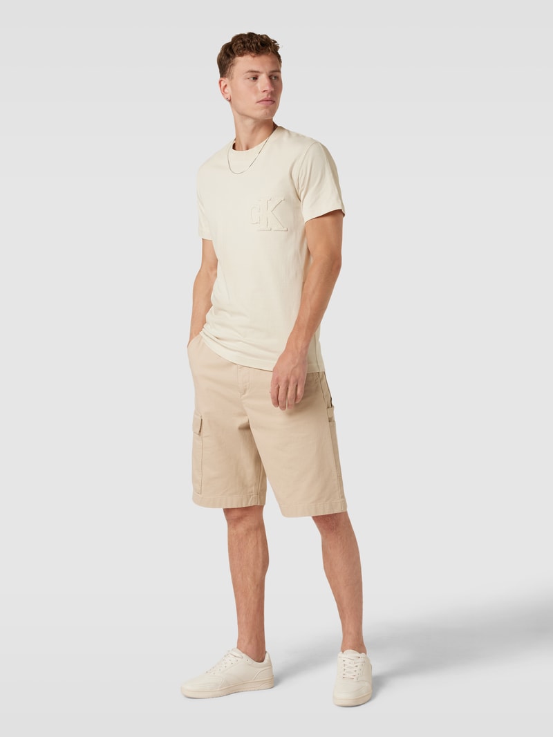 T-Shirt mit Label-Detail Modell 'CHENILLE' in beige