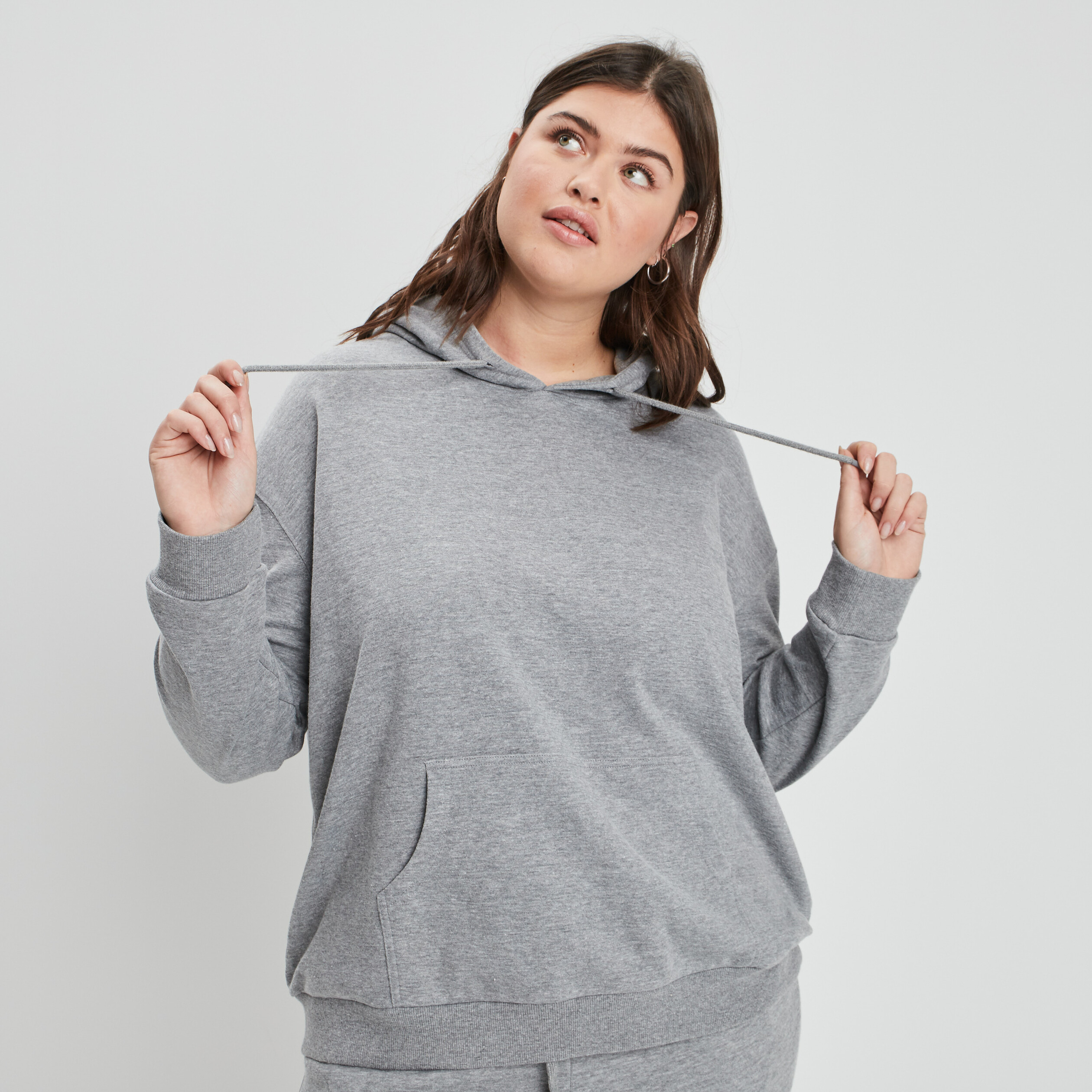 Sweat à capuche hoodie gris foncé femme grande taille | La Halle