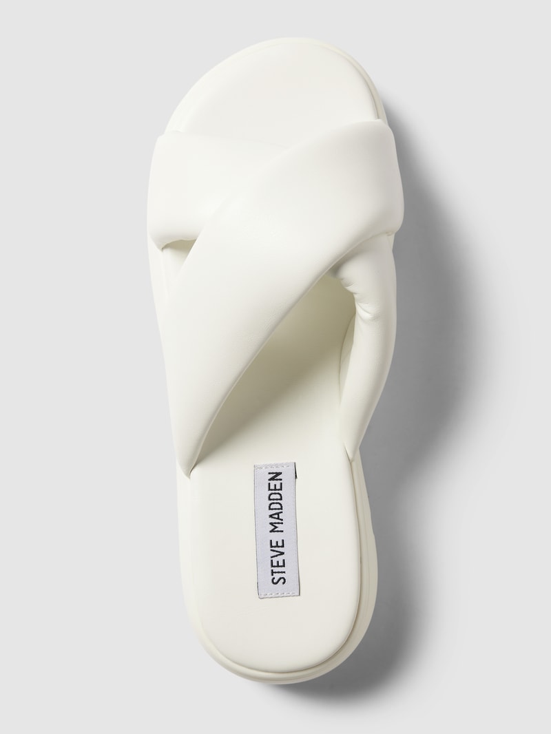 Pantoletten mit breiten Riemen Modell 'BROADCAST' in offwhite
