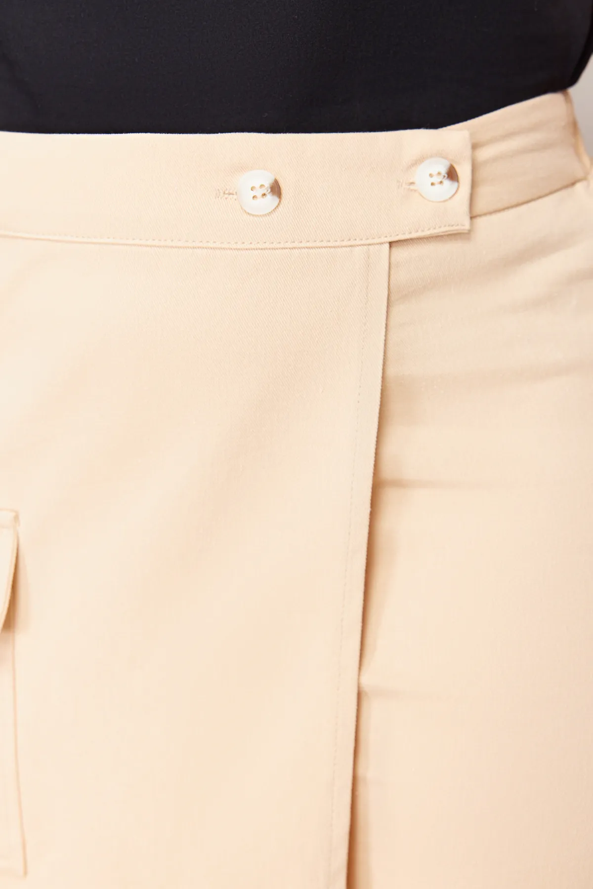 Trendyol Curve  Nerzfarbener Gabardine-Minishortsrock TBBSS24AP00014
