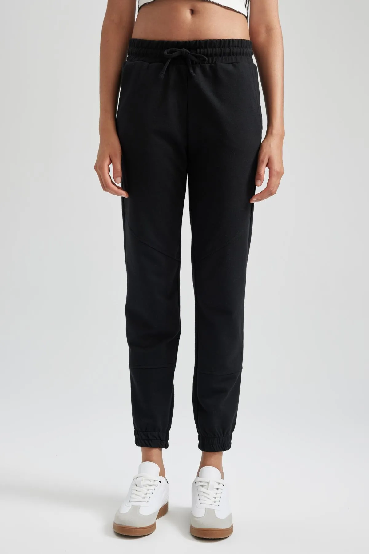 DeFacto  Lange Jogginghose mit elastischem Bein und normaler Passform