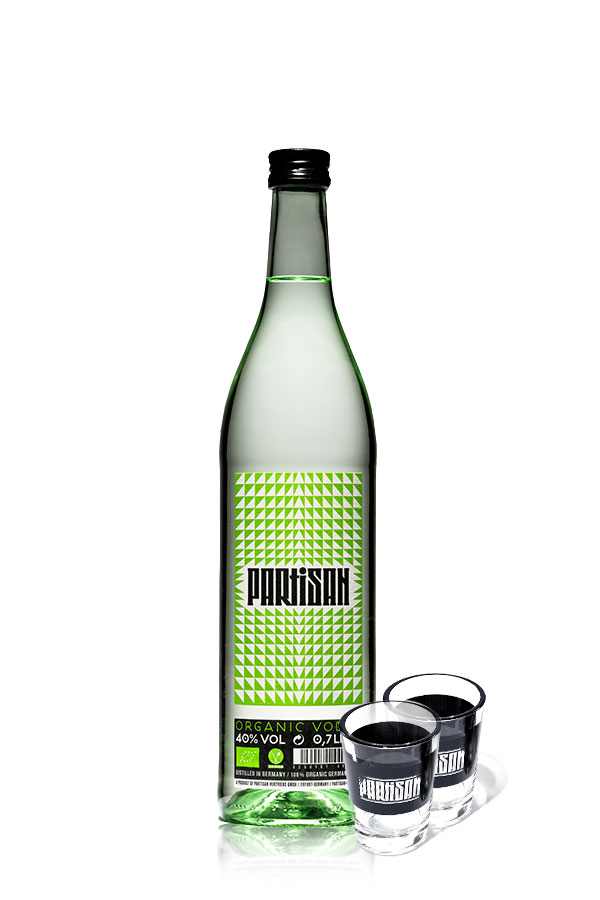 Partisan Green - Bio Vodka + 2 Shot Gläser Geile Weine Weinpaket