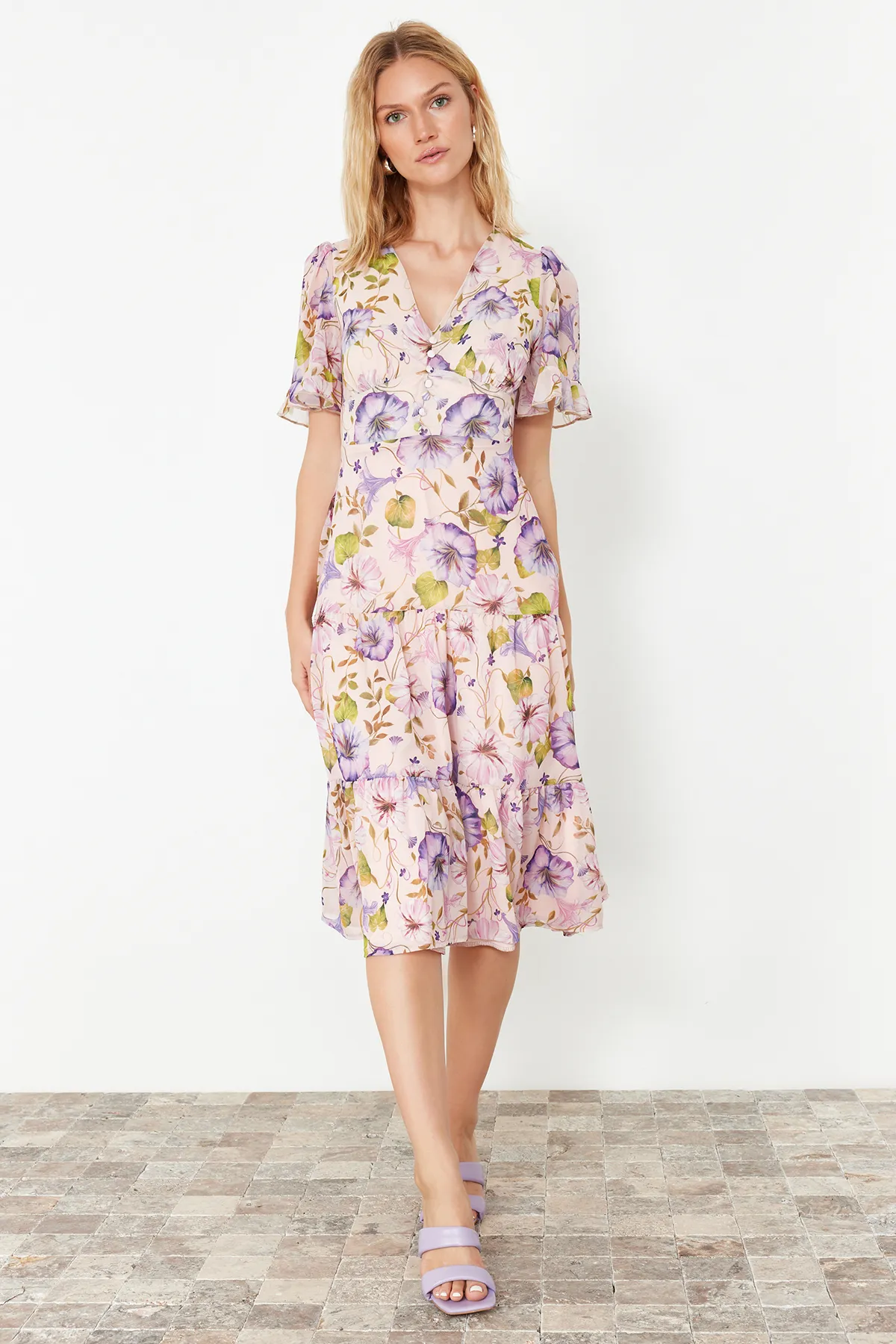 Trendyol Collection  Rosa A-Linien-/Glockenform-Midikleid aus gewebtem Stoff mit Volant und Blumenmuster, gefüttert TWOSS23EL00995