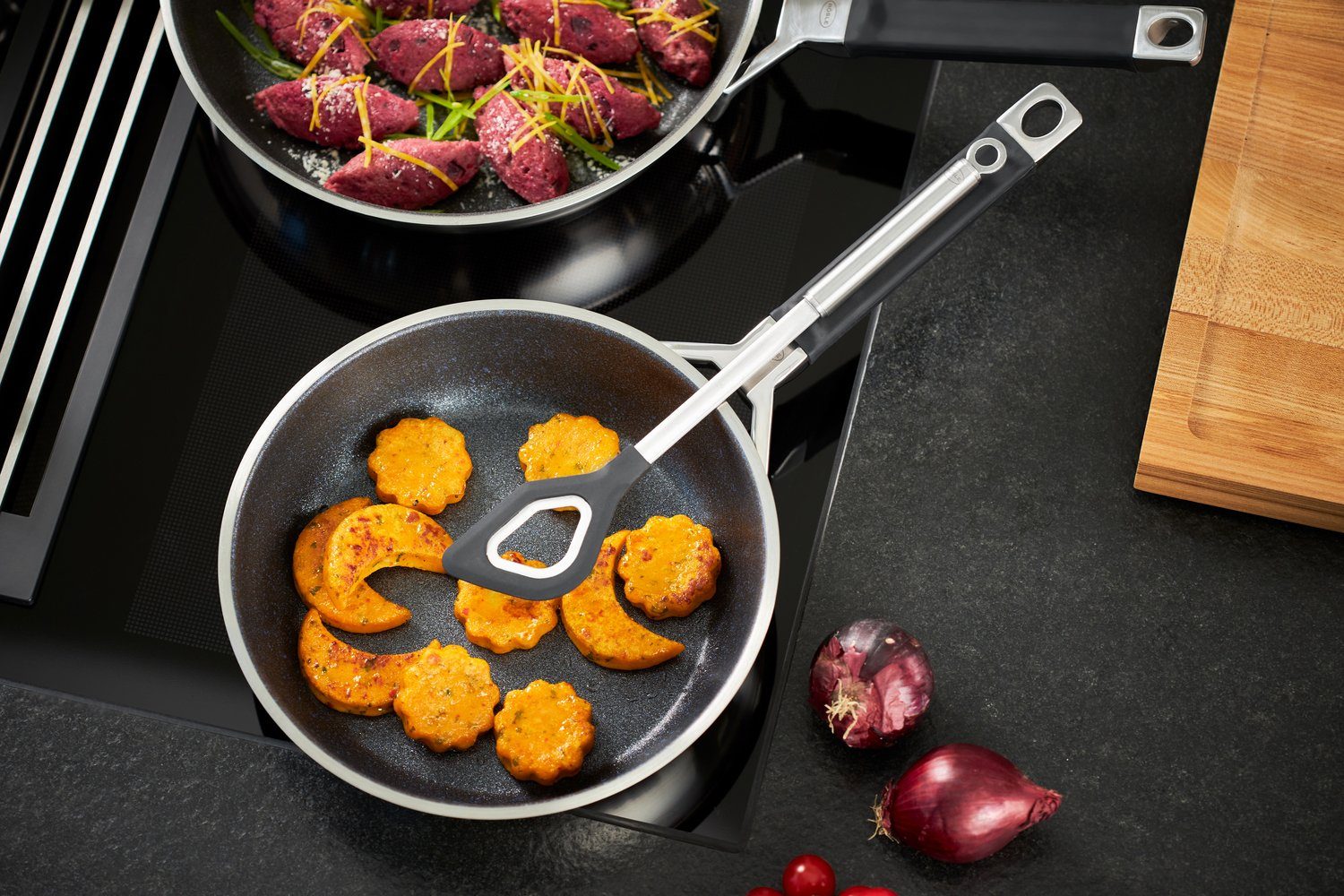 RÖSLE Kochlöffel, Rührlöffel mit Aufhängeöse, Edelstahl 18/10, spülmaschinengeeignet